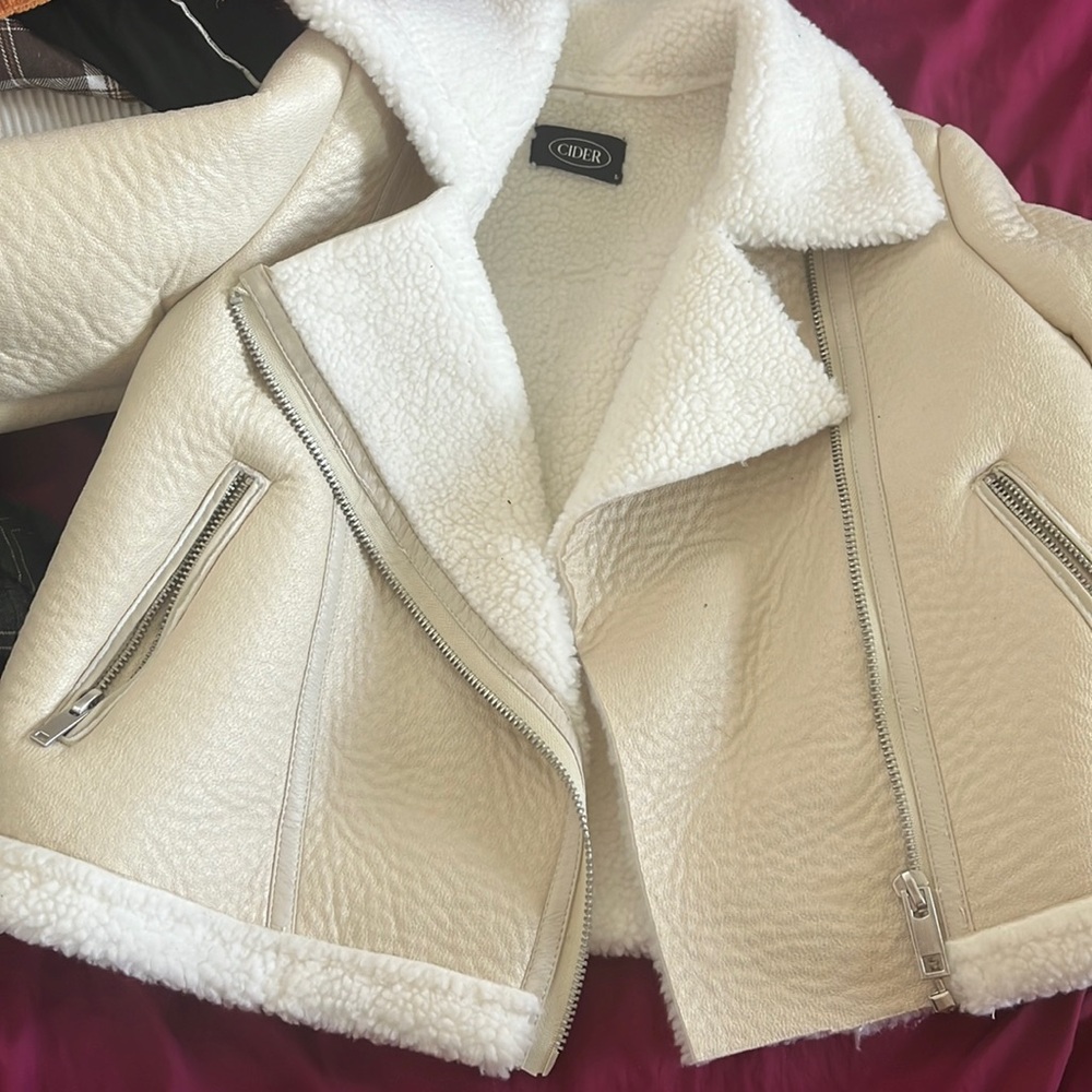 BRAND NEW never worn Cider zip up jacket